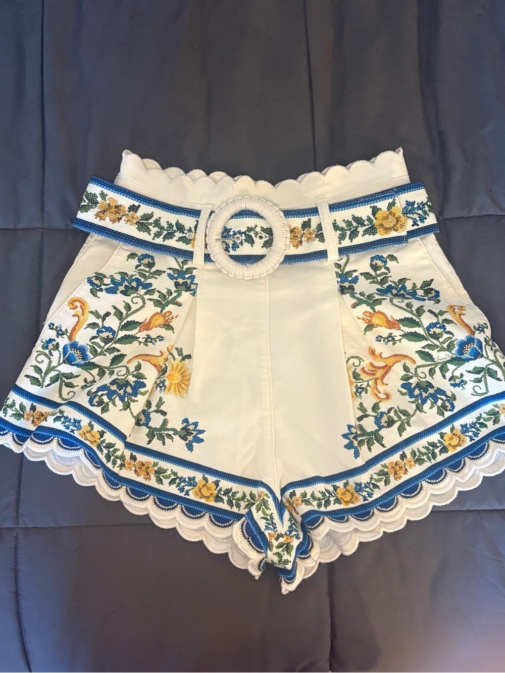 FARM Rio Off-White Emily Floral Tapestry Belted Shorts πΌπ - Picture 1 of 6